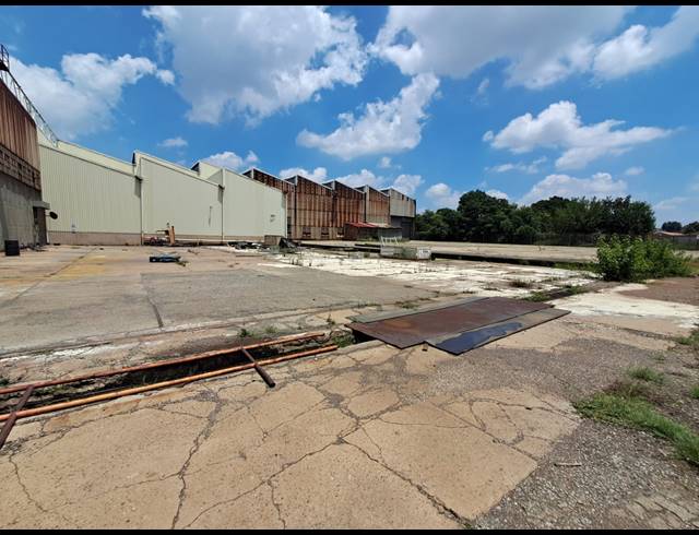 30,000M² INDUSTRIAL YARD TO LET IN DUNCANVILLE